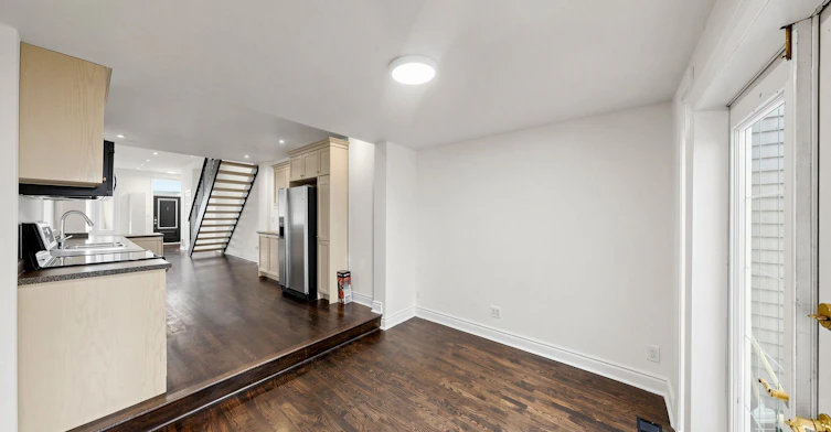 Main & Upper-68 Macpherson Avenue, Toronto, ON, M5R 1W8 - 12