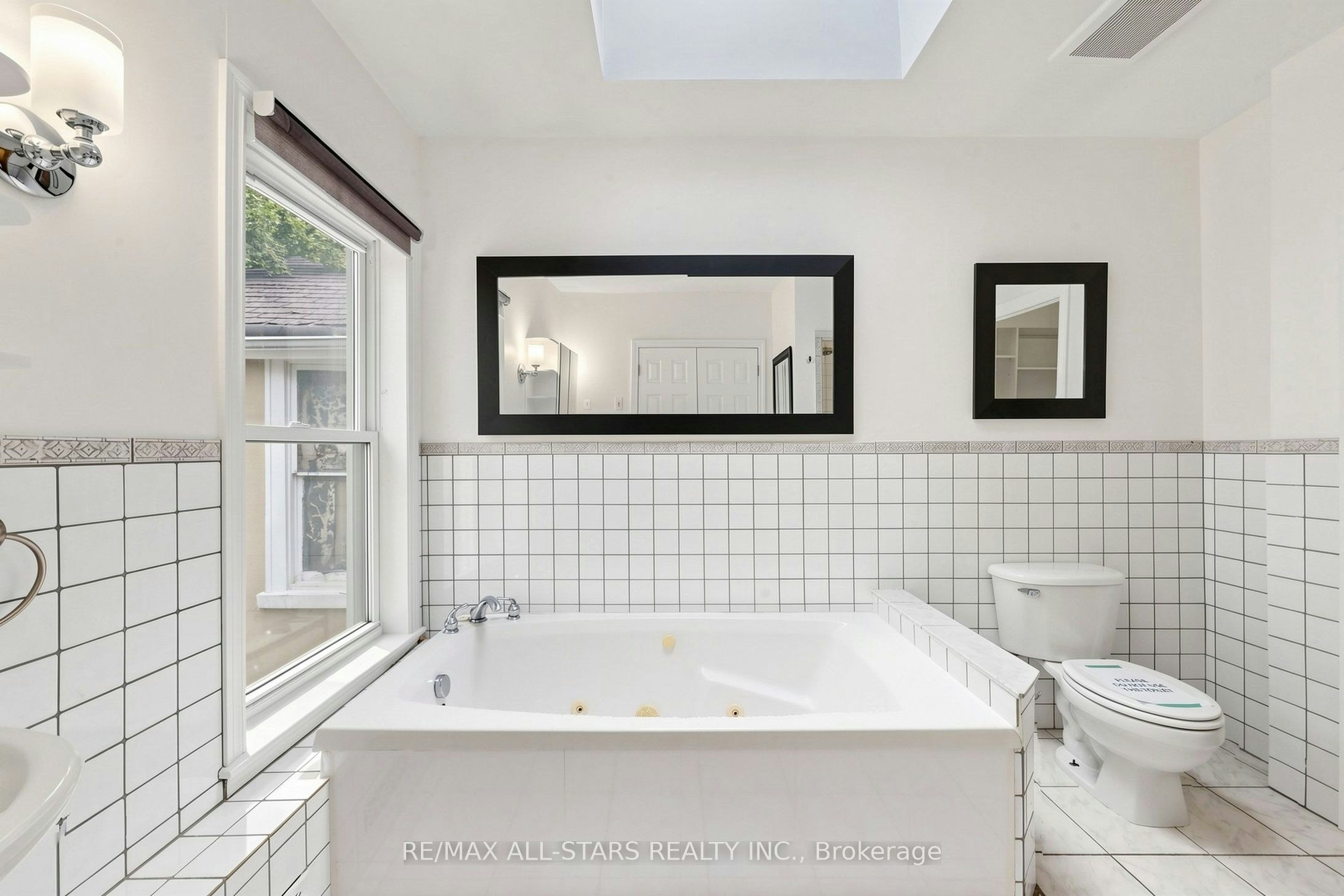 Main & Upper-68 Macpherson Avenue, Toronto, ON, M5R 1W8 - 25