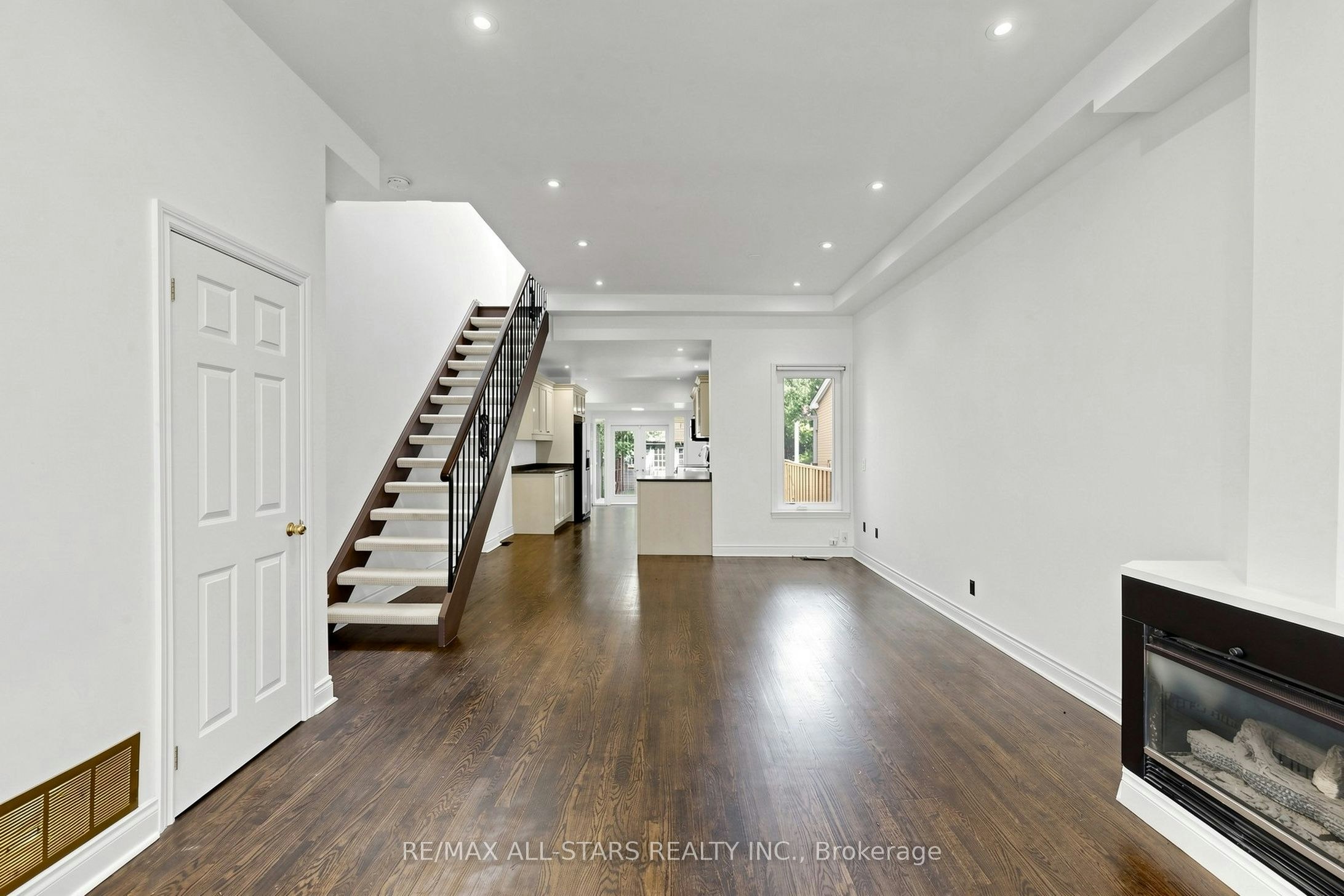 Main & Upper-68 Macpherson Avenue, Toronto, ON, M5R 1W8 - 2