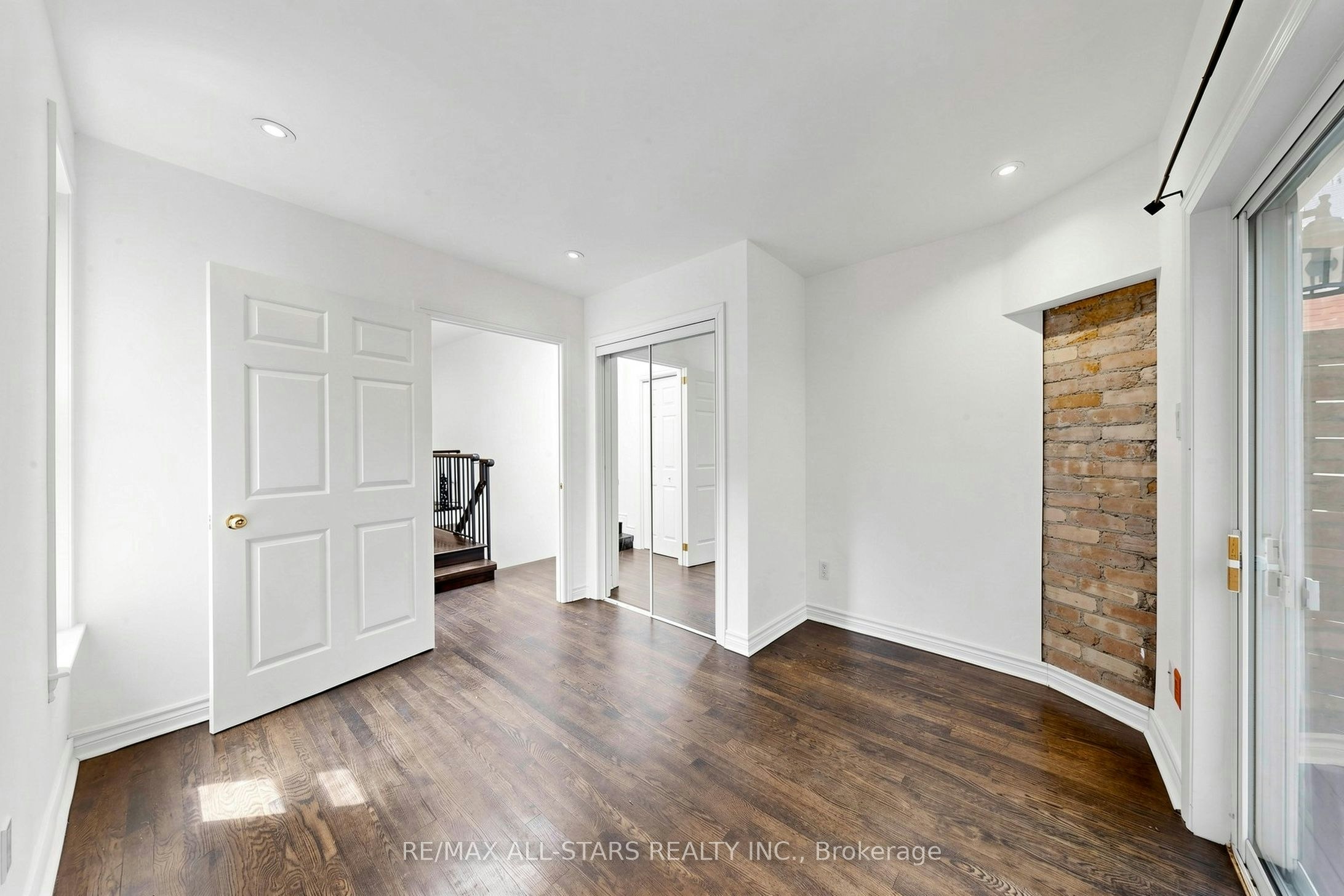 Main & Upper-68 Macpherson Avenue, Toronto, ON, M5R 1W8 - 29