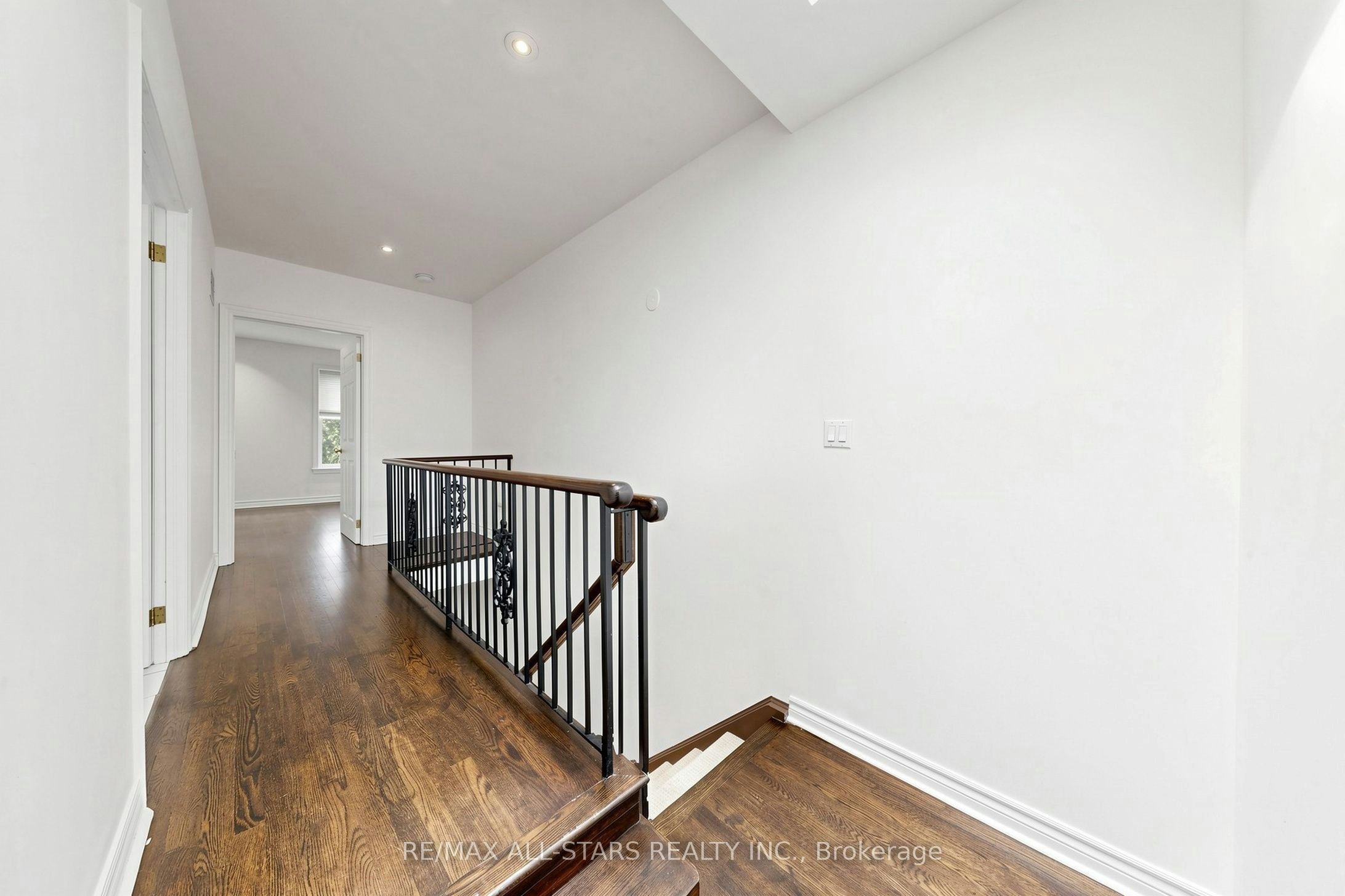 Main & Upper-68 Macpherson Avenue, Toronto, ON, M5R 1W8 - 15