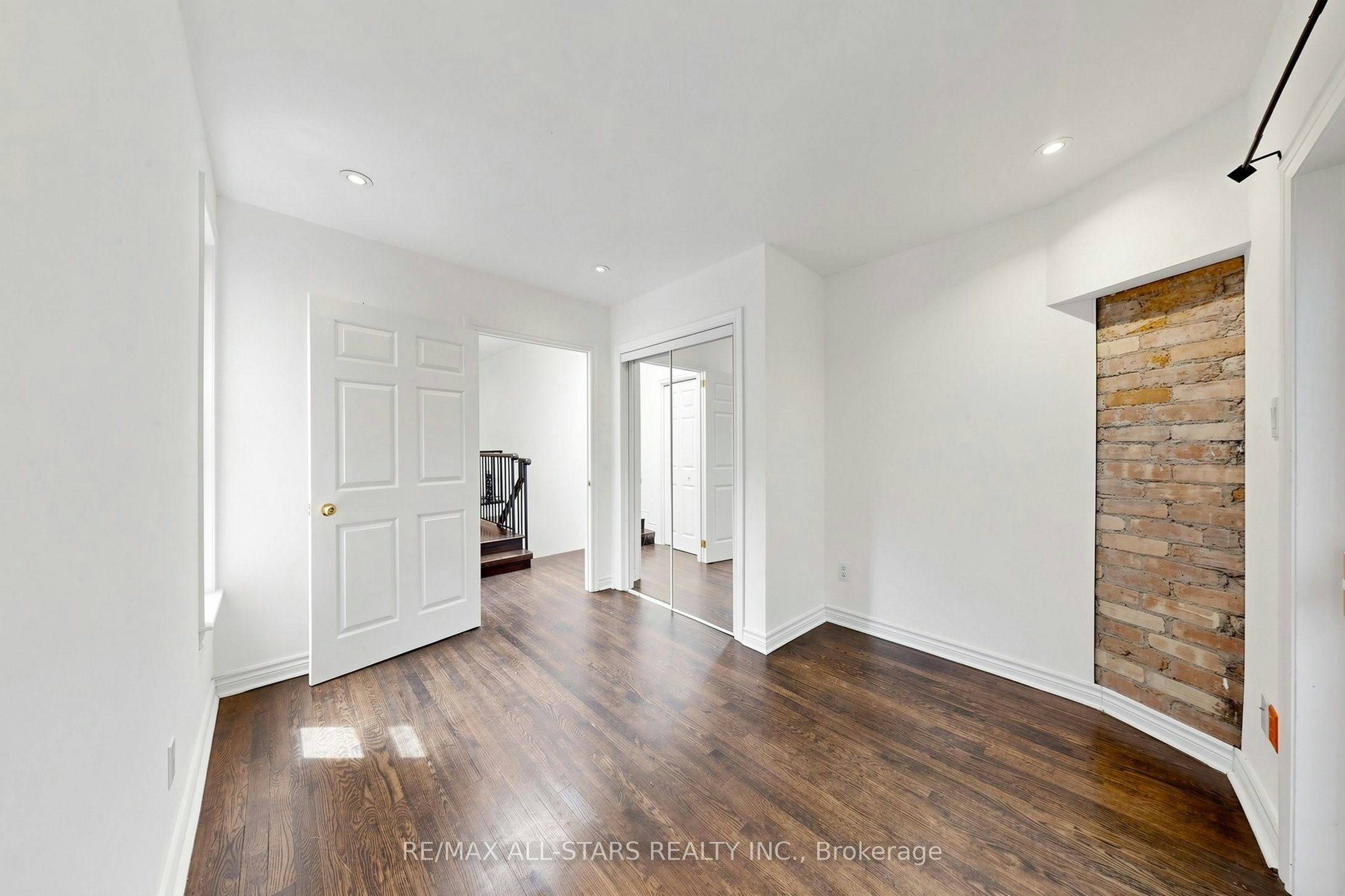 Main & Upper-68 Macpherson Avenue, Toronto, ON, M5R 1W8 - 28