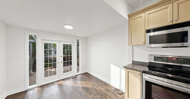 Main & Upper-68 Macpherson Avenue, Toronto, ON, M5R 1W8 - 10