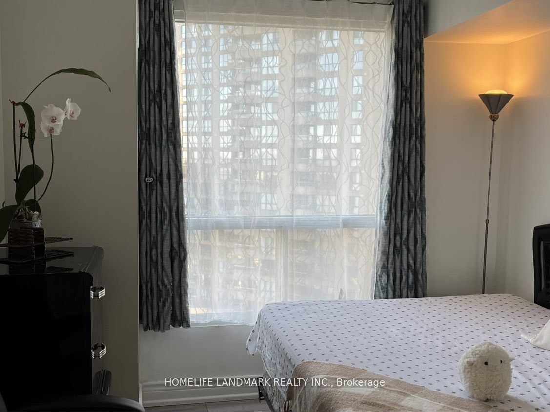 1003-5 Concorde Place, Toronto, ON, M3C 3M8 - 13