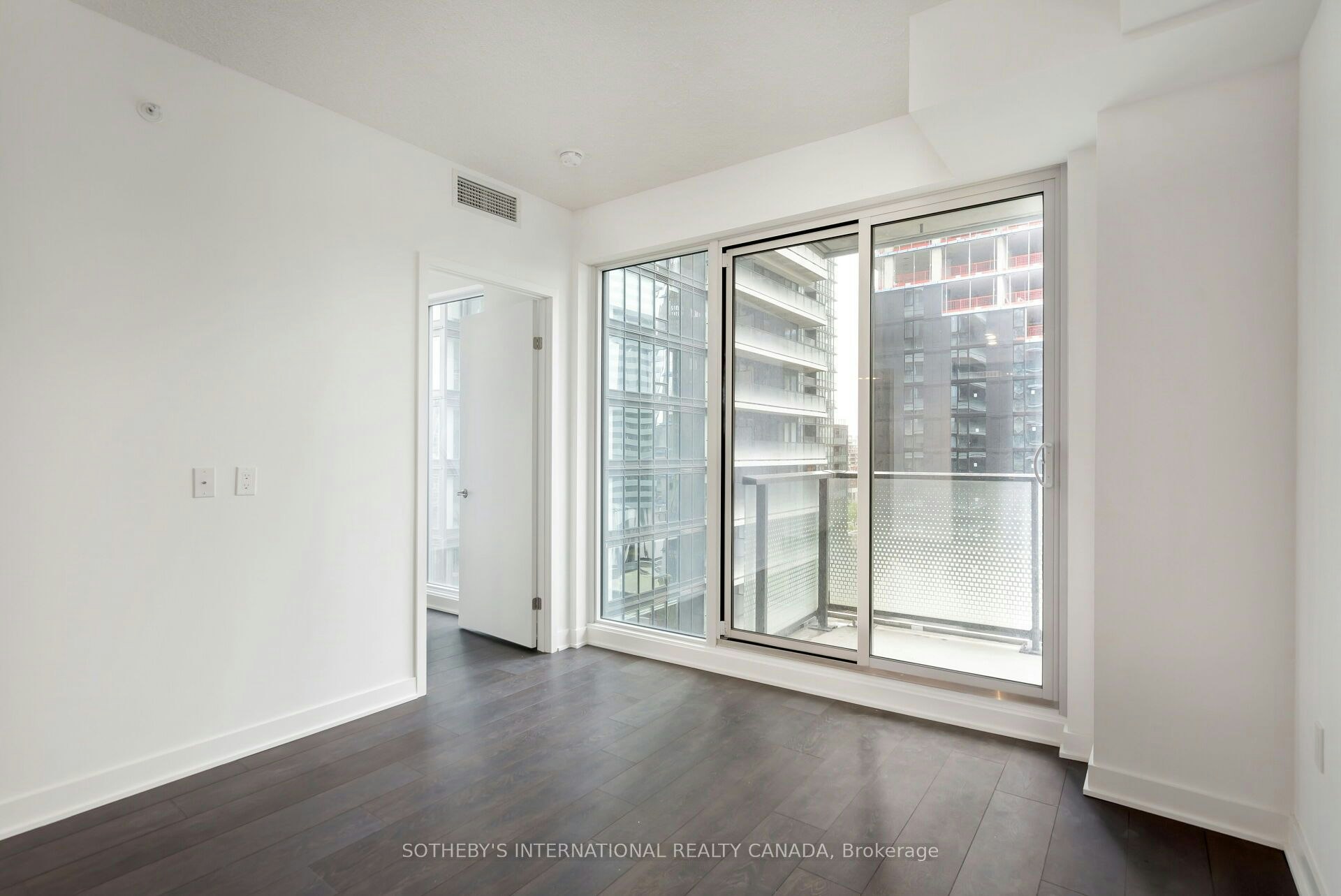 1503-125 Blue Jays Way, Toronto, ON, M5V 0N5 - 8