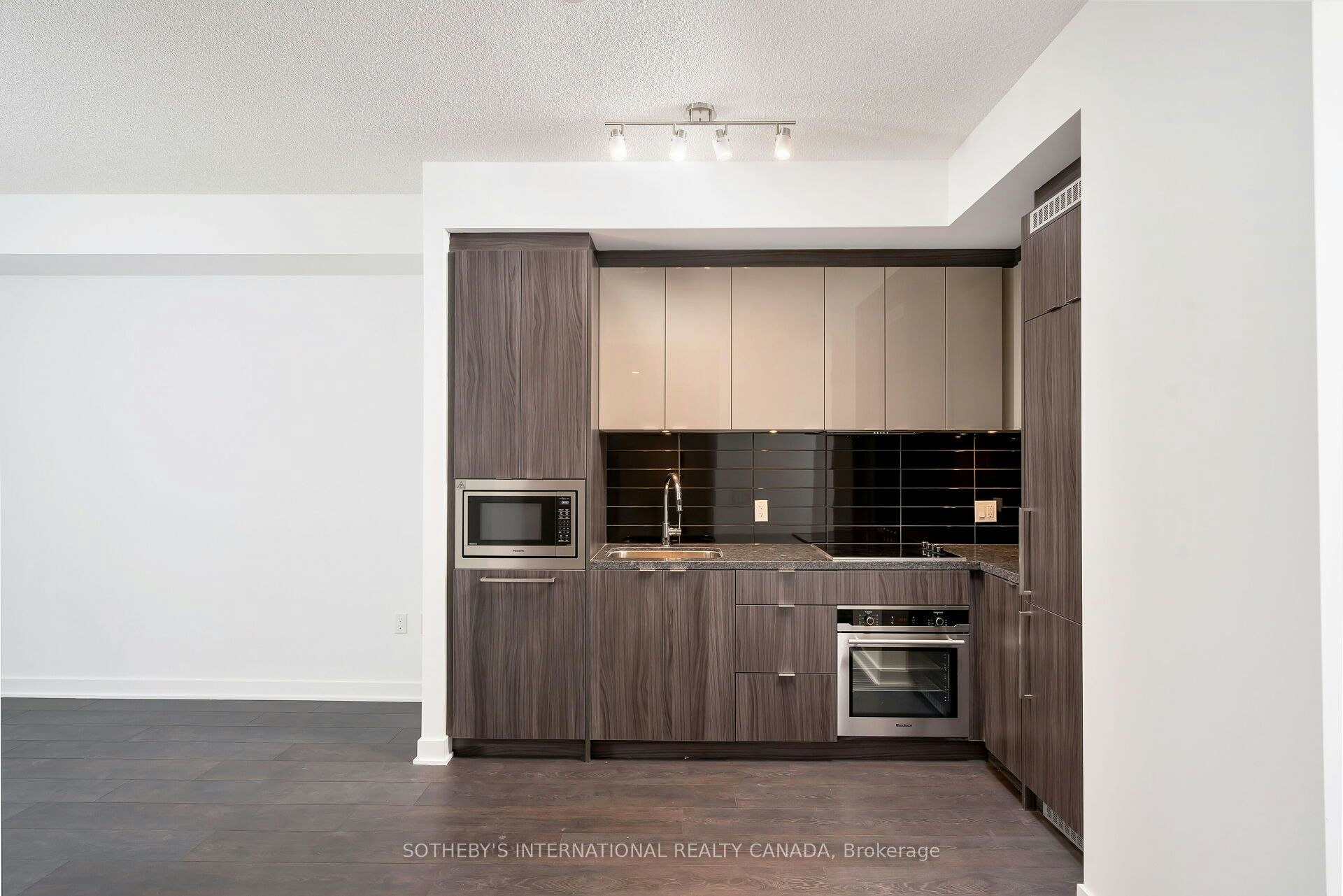 1503-125 Blue Jays Way, Toronto, ON, M5V 0N5 - 4