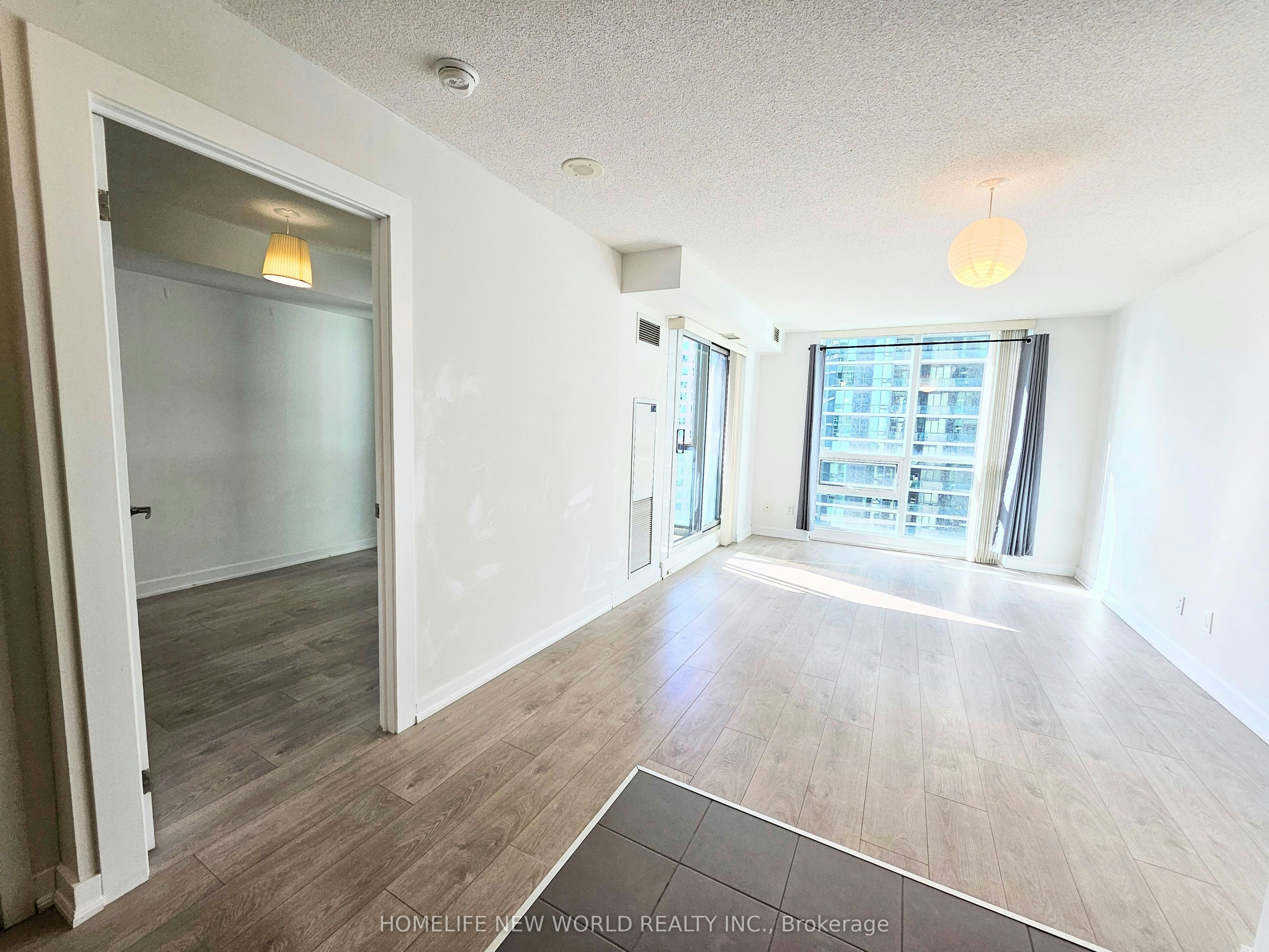 1709-12 Yonge Street, Toronto, ON, M5E 1R4 - 3