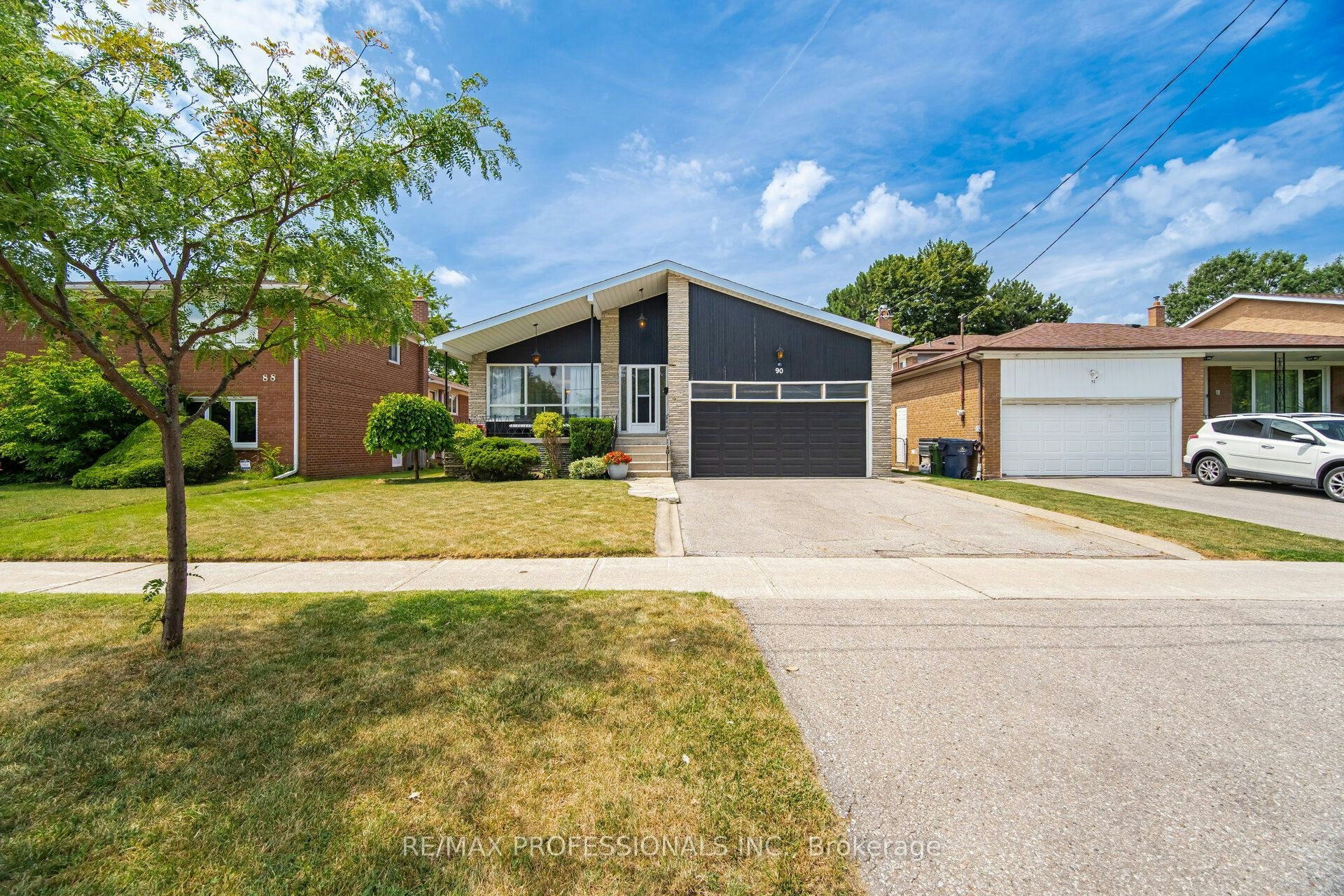 90 Peckham Avenue, Toronto, ON, M2R 2V5