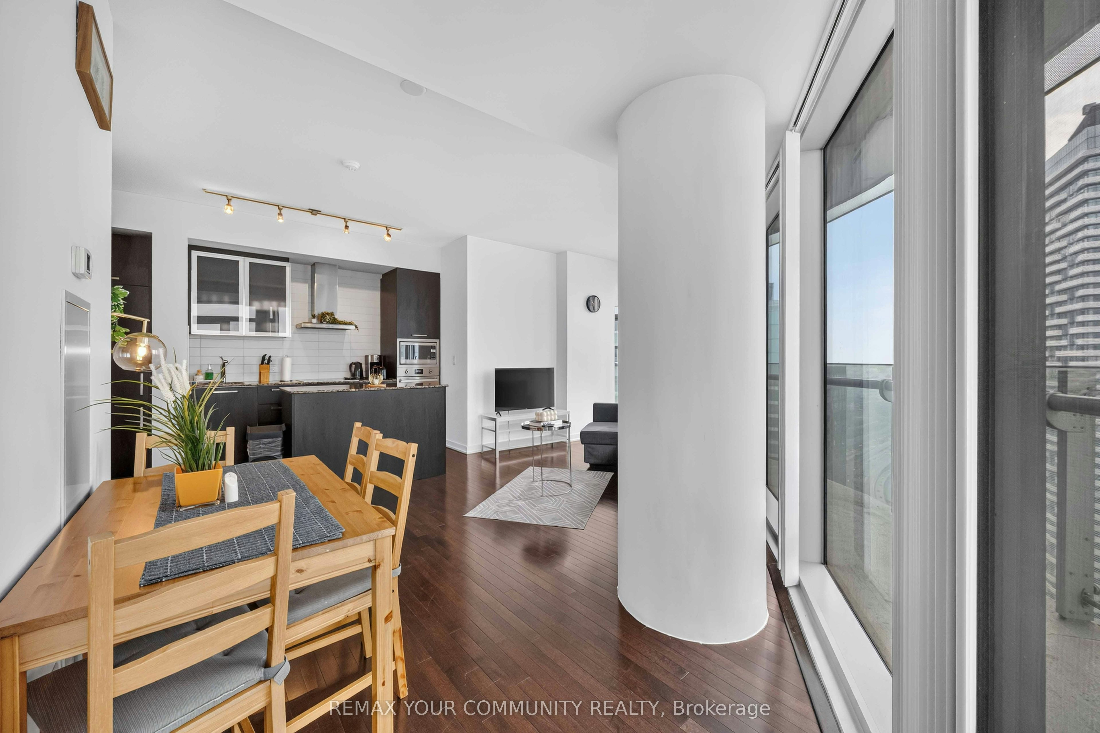 5102-12 York Street S, Toronto, ON, M5J 2Z2 - 14