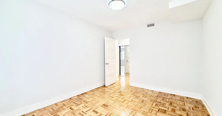 307-95 Lawton Boulevard, Toronto, ON, M4V 1Z8 - 10