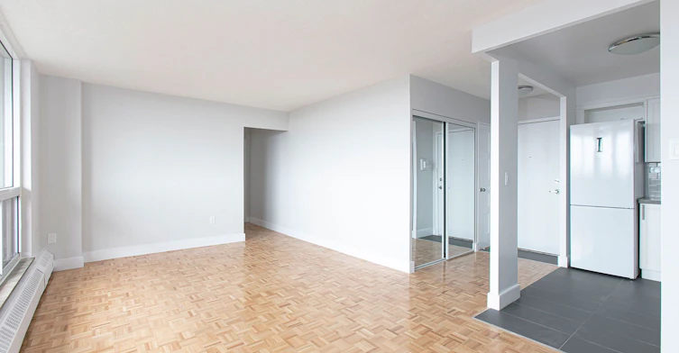 815-666 Spadina Avenue, Toronto, ON, M5S 2H8