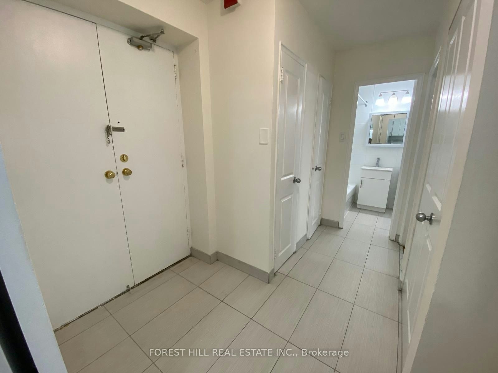 105-11 Shallmar Boulevard, Toronto, ON, M5N 1J6 - 3
