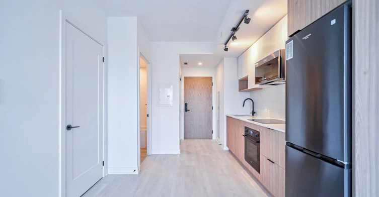 1611-5 Defries Street, Toronto, ON, M5A 0W7 - 2