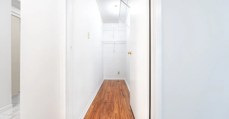 2113-10 Yonge Street, Toronto, ON, M5E 1R4 - 21