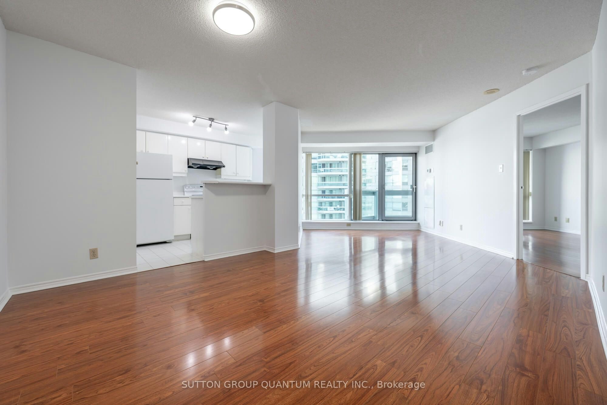 2113-10 Yonge Street, Toronto, ON, M5E 1R4 - 4