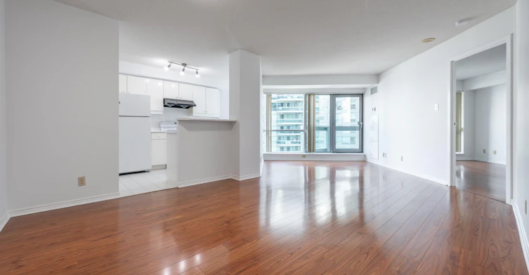 2113-10 Yonge Street, Toronto, ON, M5E 1R4 - 4