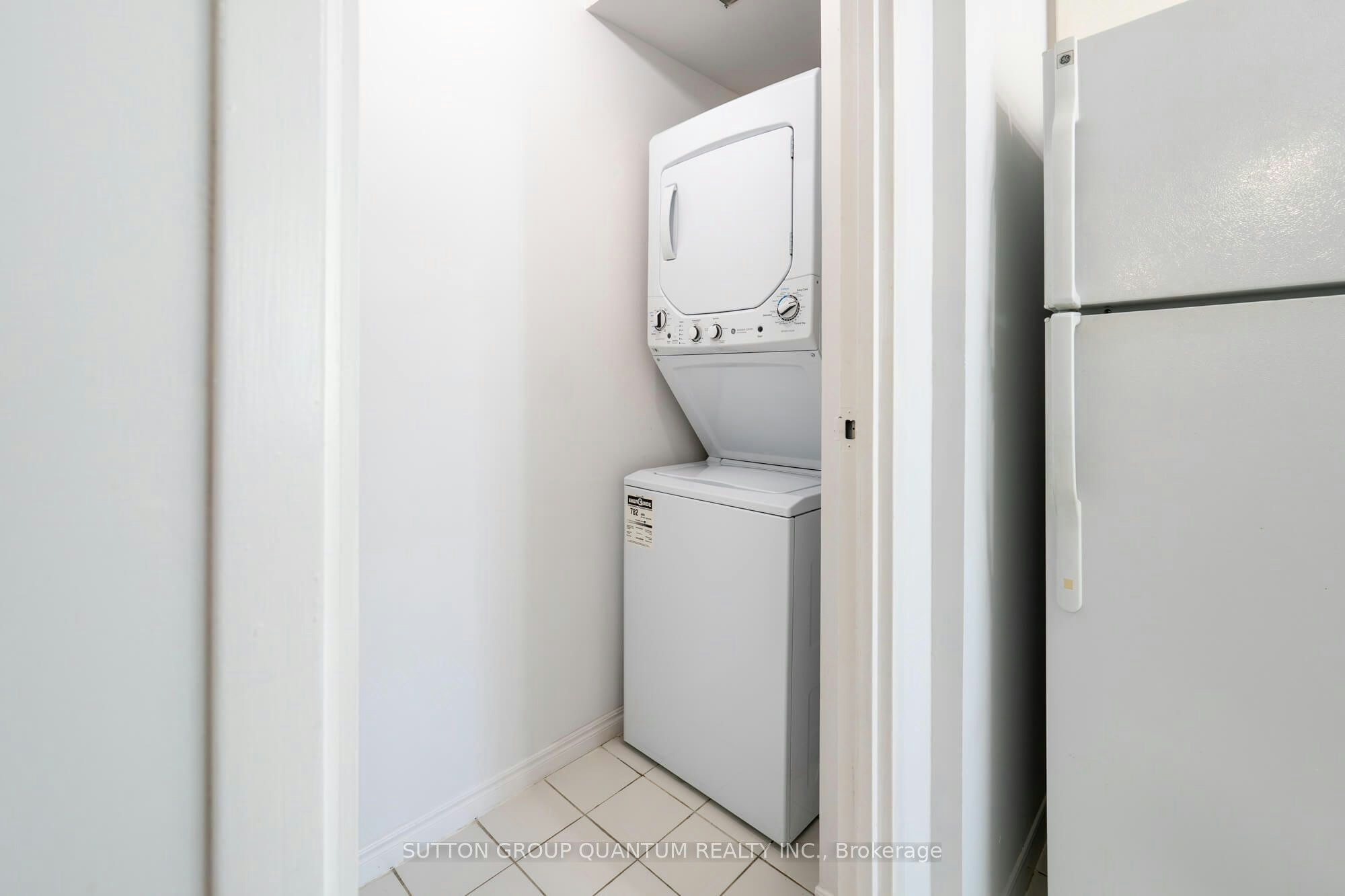 2113-10 Yonge Street, Toronto, ON, M5E 1R4 - 20