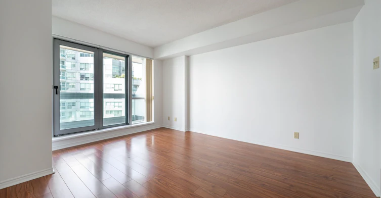 2113-10 Yonge Street, Toronto, ON, M5E 1R4 - 11