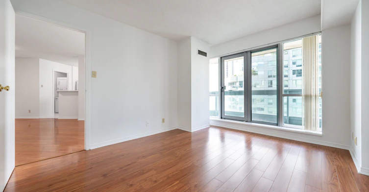 2113-10 Yonge Street, Toronto, ON, M5E 1R4 - 12
