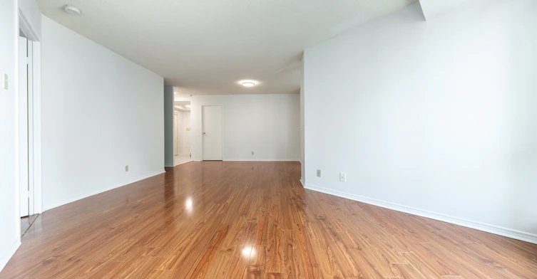 2113-10 Yonge Street, Toronto, ON, M5E 1R4 - 9
