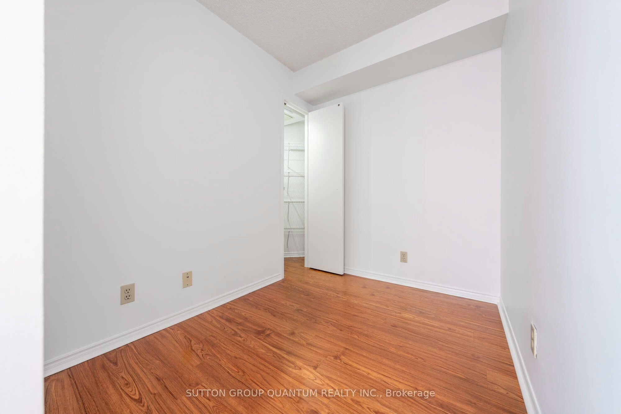 2113-10 Yonge Street, Toronto, ON, M5E 1R4 - 18
