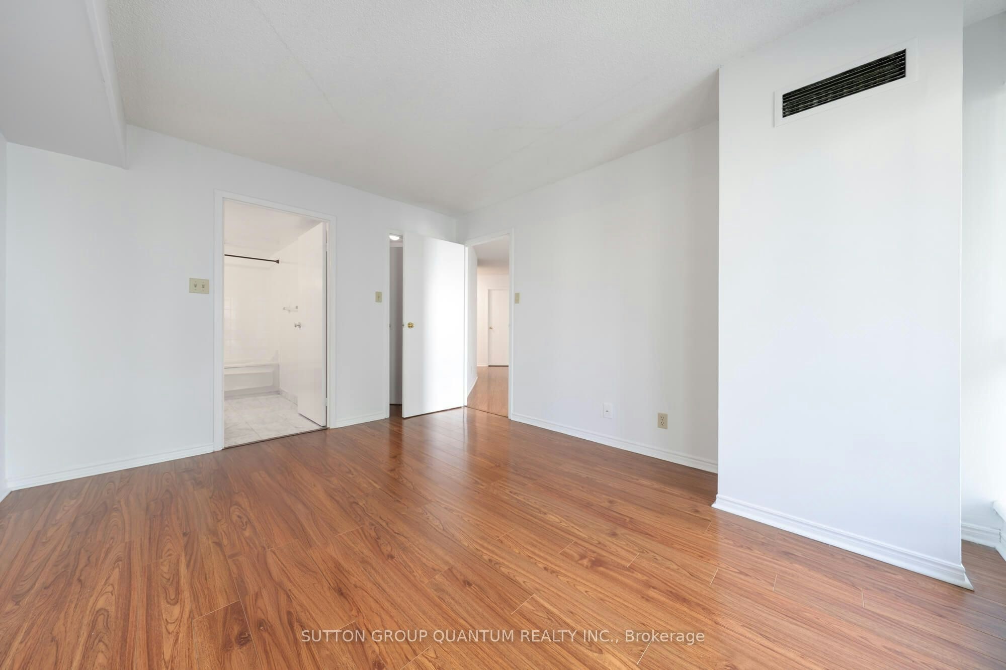 2113-10 Yonge Street, Toronto, ON, M5E 1R4 - 13