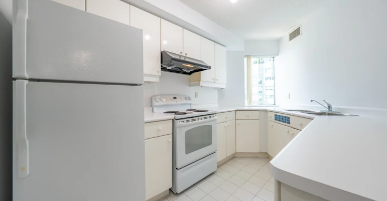 2113-10 Yonge Street, Toronto, ON, M5E 1R4 - 7