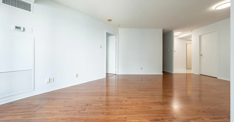 2113-10 Yonge Street, Toronto, ON, M5E 1R4 - 10