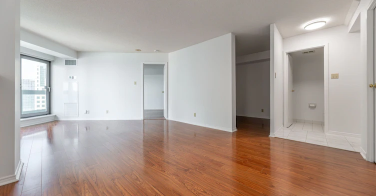 2113-10 Yonge Street, Toronto, ON, M5E 1R4 - 5