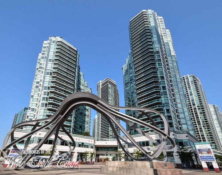 2113-10 Yonge Street, Toronto, ON, M5E 1R4