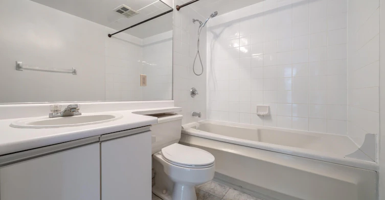 2113-10 Yonge Street, Toronto, ON, M5E 1R4 - 15