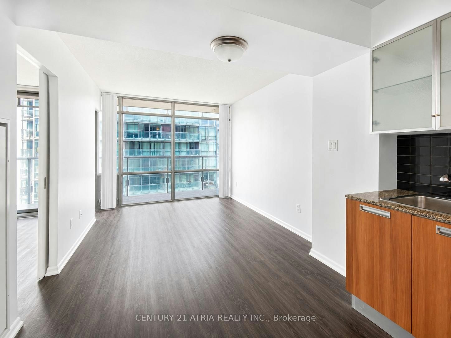 1910-38 Grenville Street, Toronto, ON, M4Y 1A5 - 4