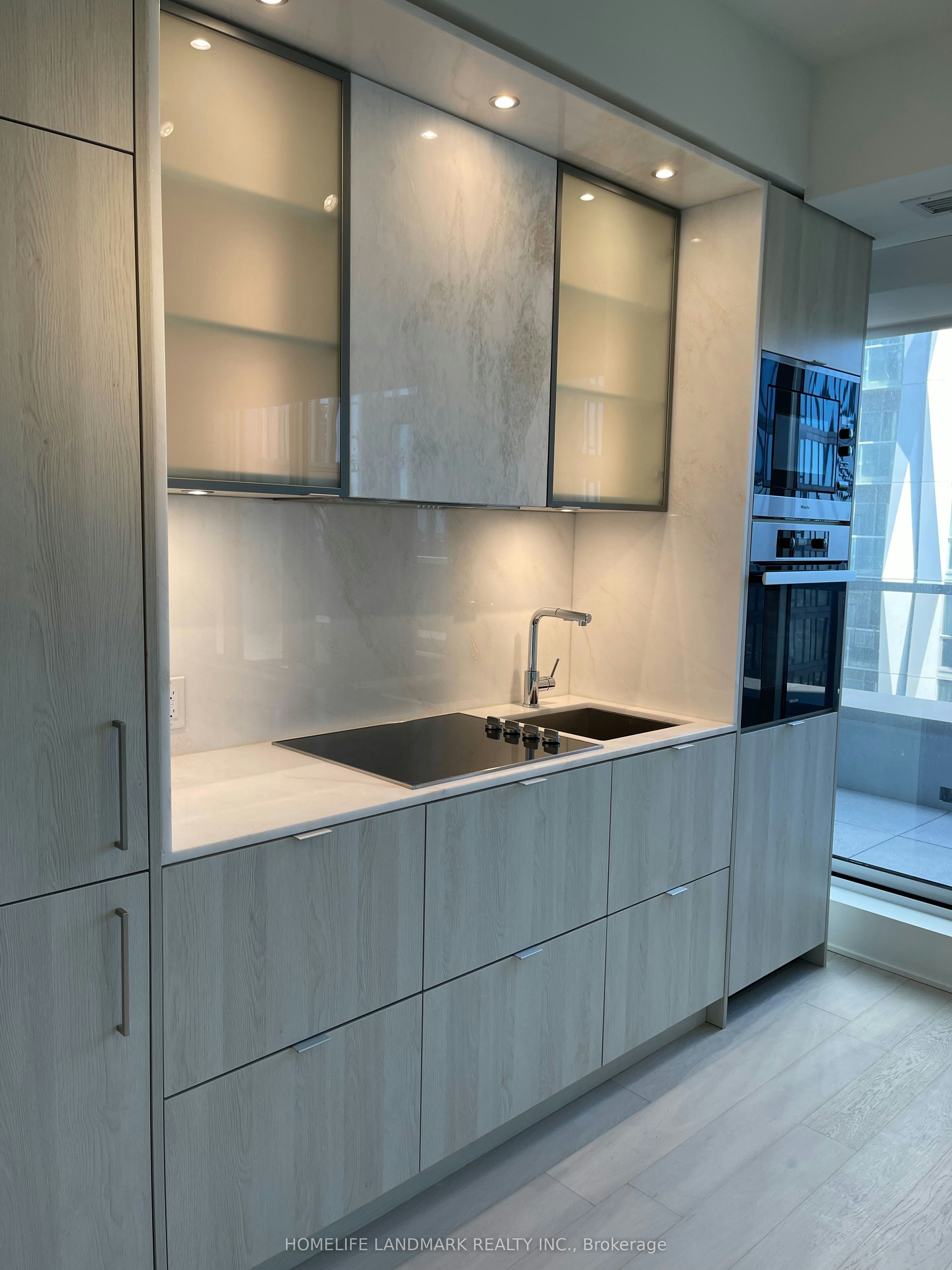 2408-11 Yorkville Avenue, Toronto, ON, M4W 0B7 - 9