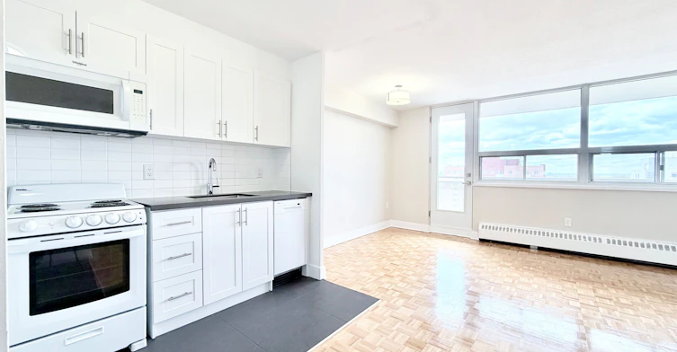 404-1500 Bathurst Street, Toronto, ON, M5P 3L3 - 2