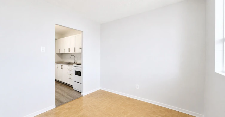 804-525 Eglinton Avenue E, Toronto, ON, M4P 1N5 - 5
