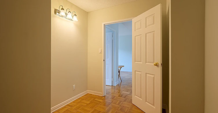 107-990 Avenue Road, Toronto, ON, M5P 2K8 - 2