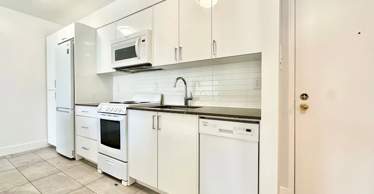 108-990 Avenue Road, Toronto, ON, M5P 2K8 - 4