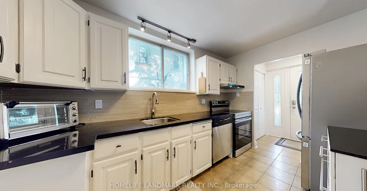 30 Paperbirch Drive, Toronto, ON, M3C 2E7 - 7