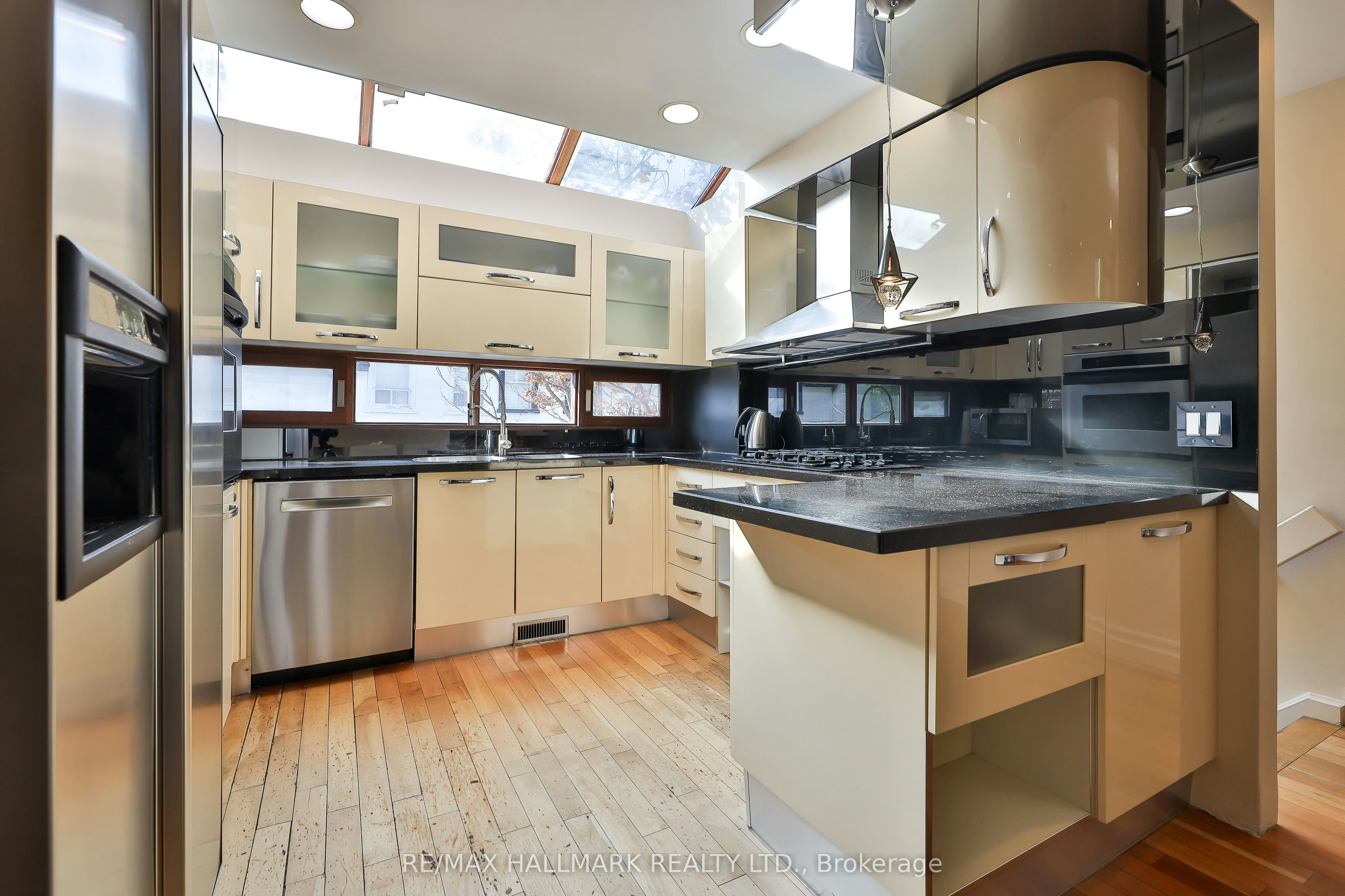 30A Bishop Street, Toronto, ON, M5R 1N2 - 5
