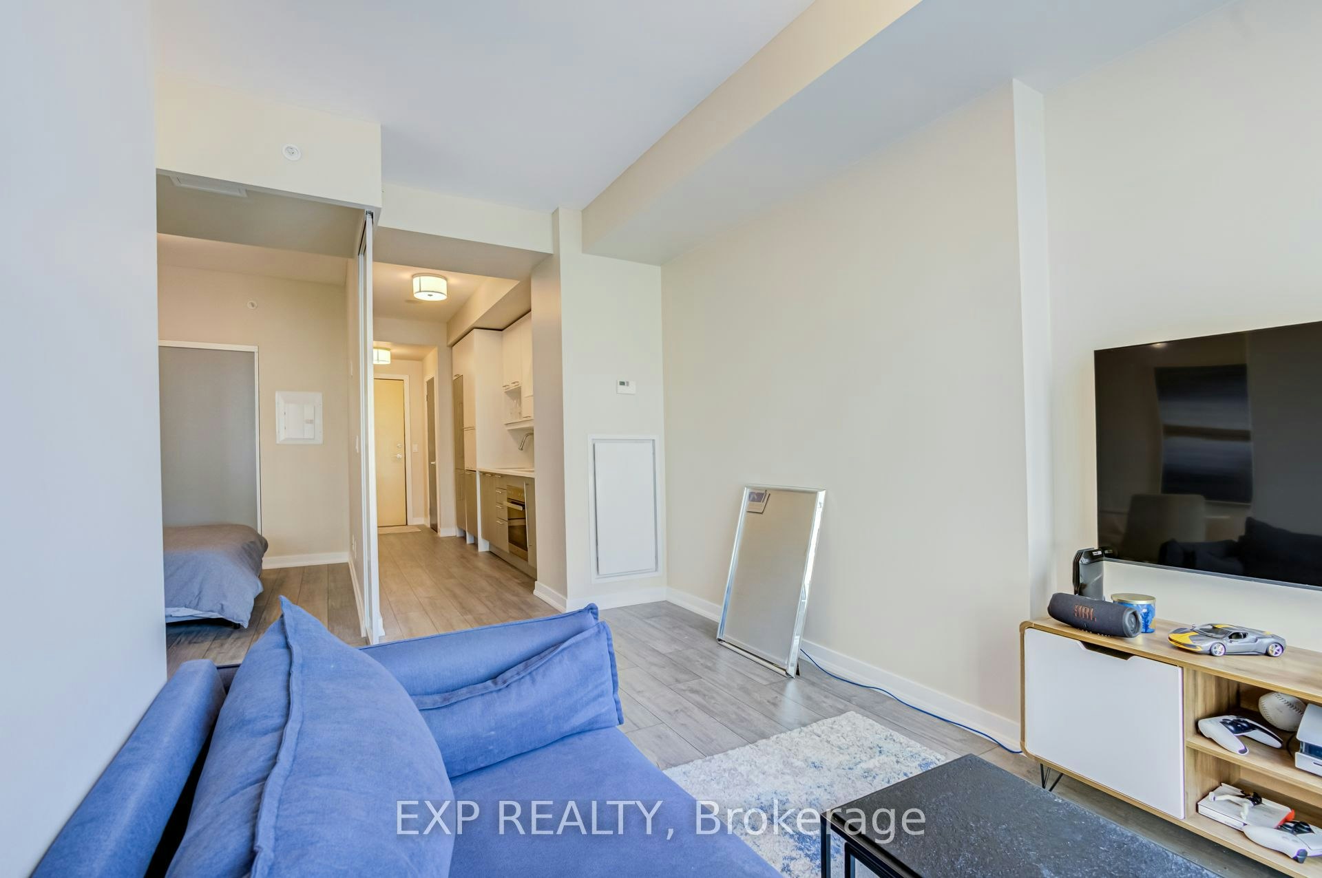 303-199 Richmond Street W, Toronto, ON, M5V 0H4 - 21