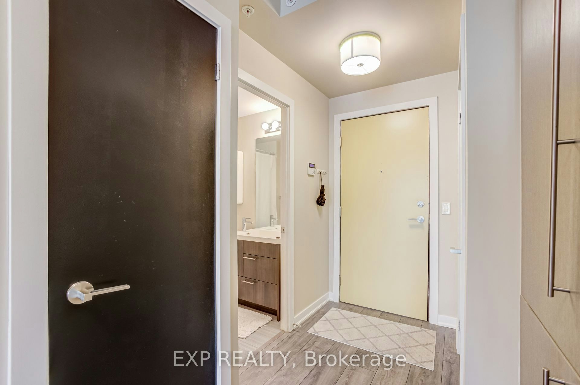 303-199 Richmond Street W, Toronto, ON, M5V 0H4 - 8