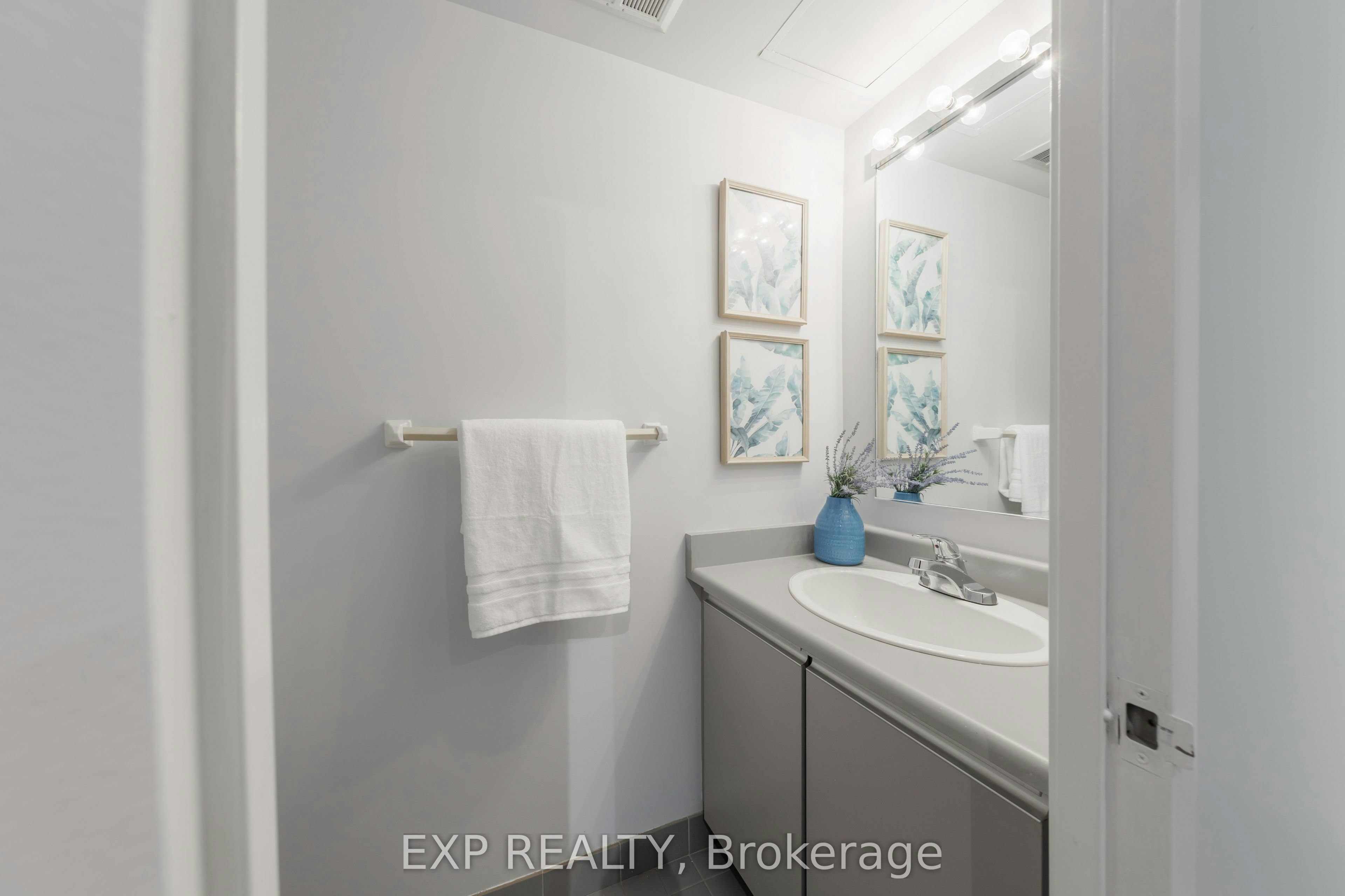 25 Dundonald Street, Toronto, ON, M4Y 1K3 - 21