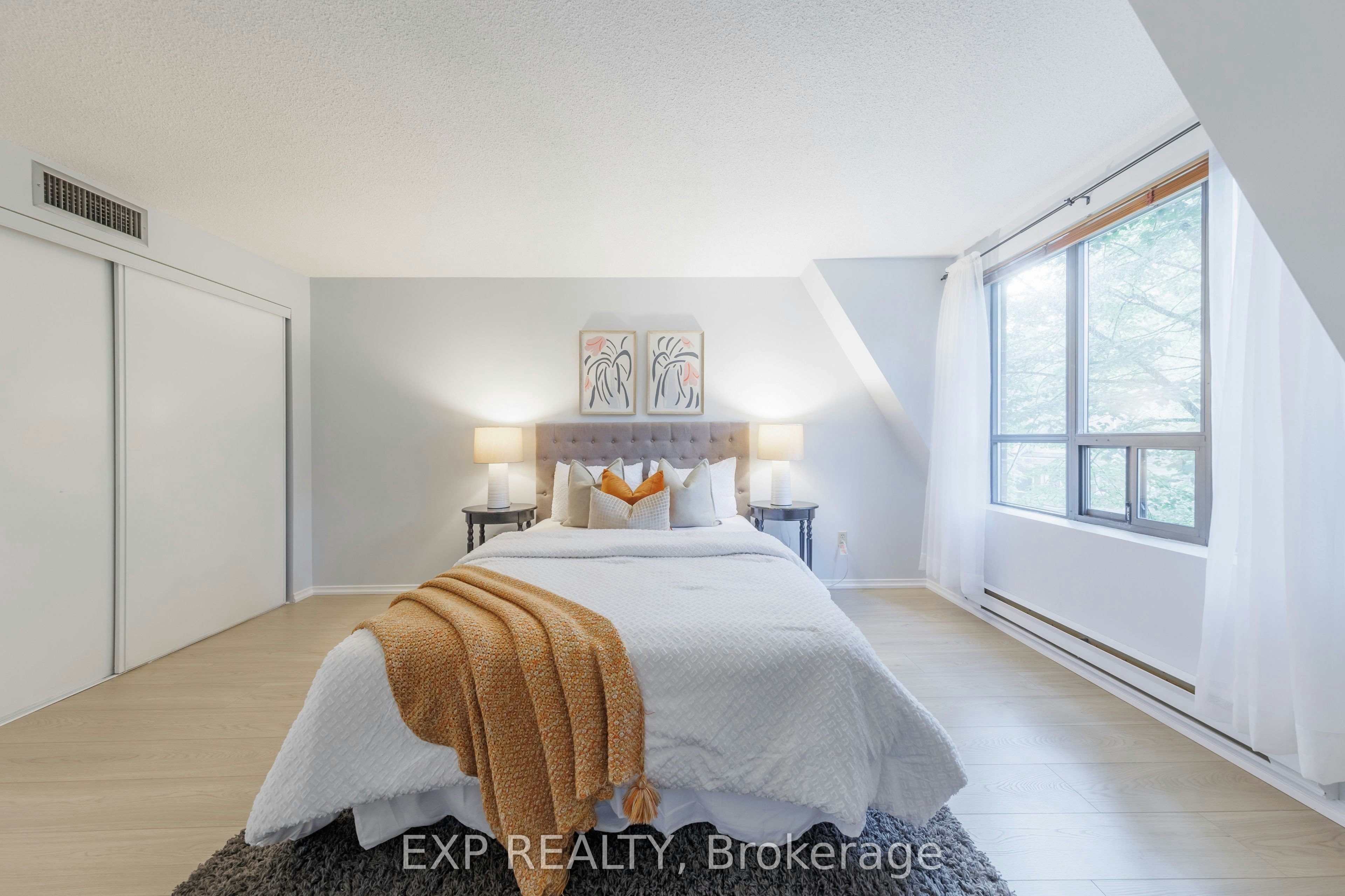 25 Dundonald Street, Toronto, ON, M4Y 1K3 - 15