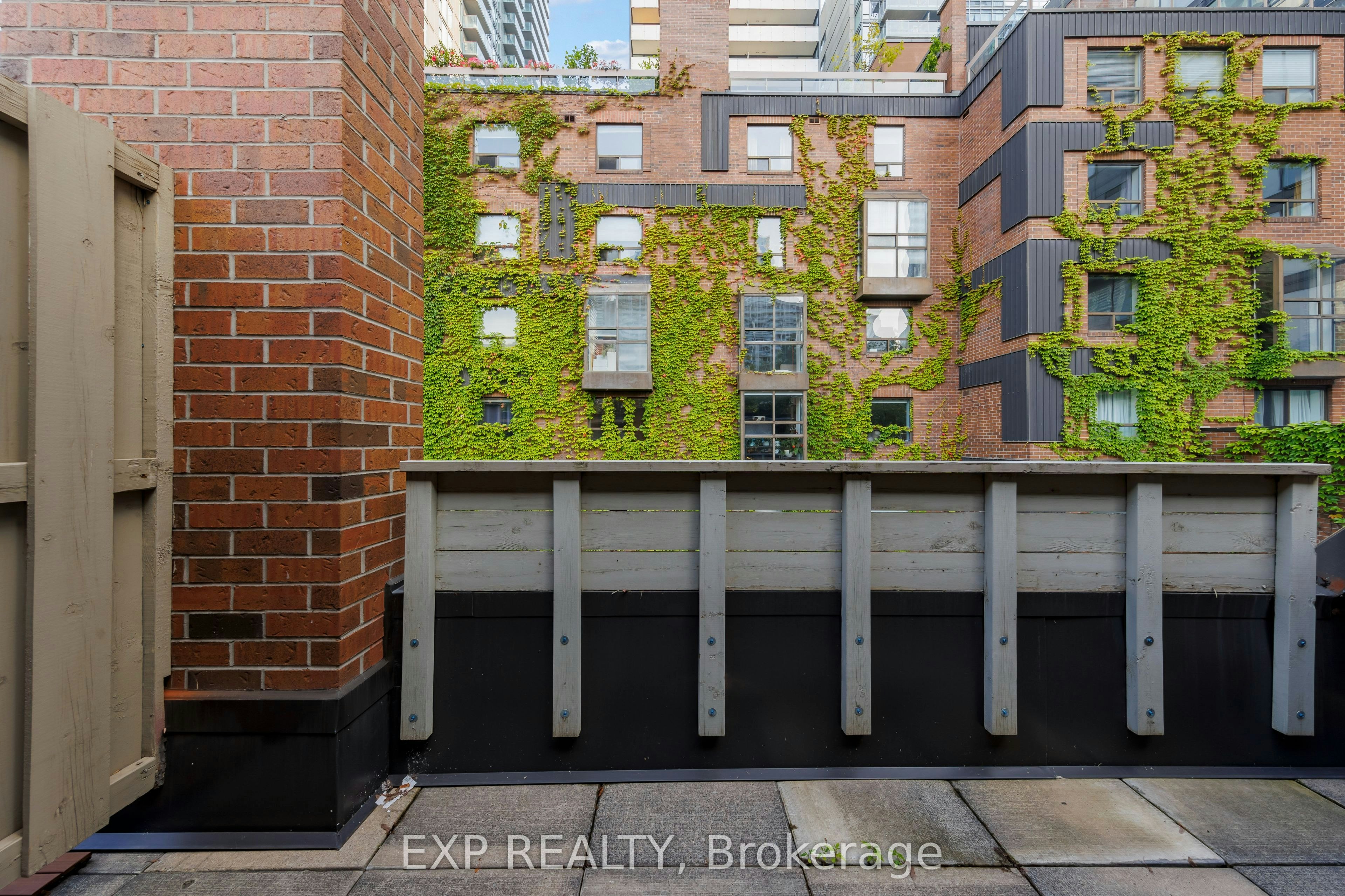 25 Dundonald Street, Toronto, ON, M4Y 1K3 - 18