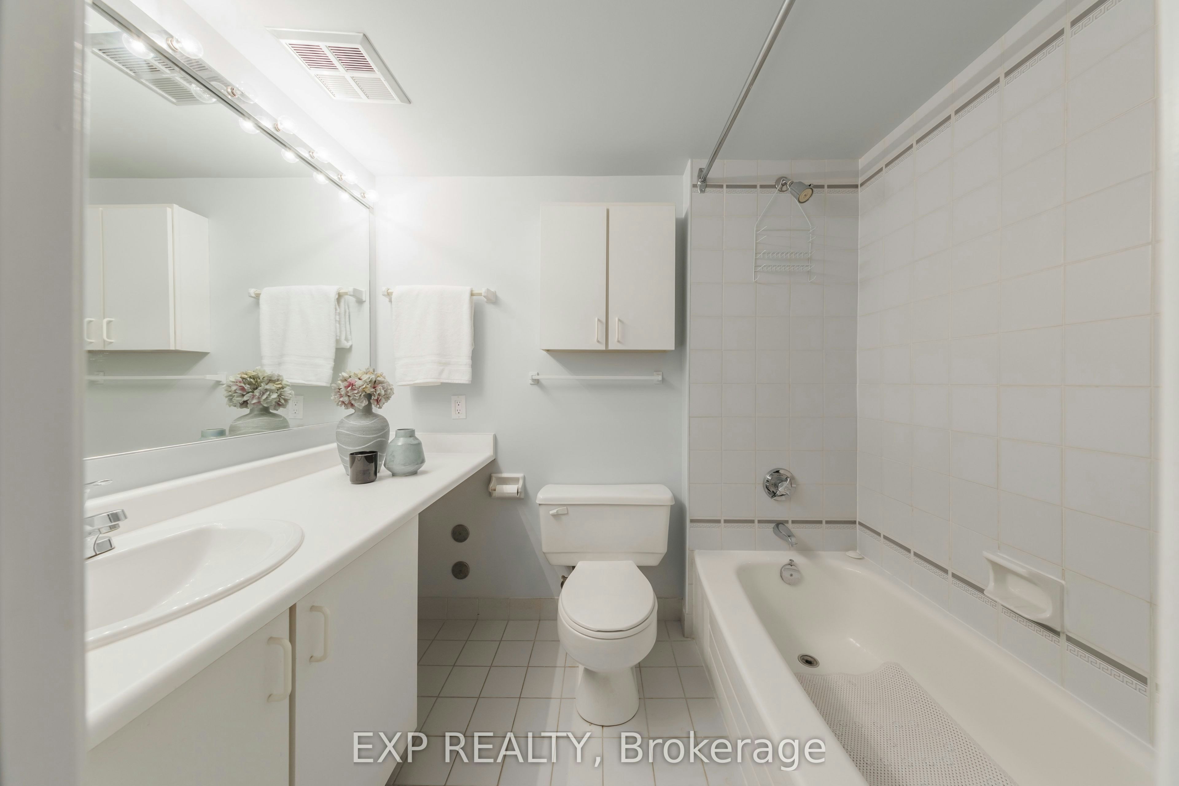 25 Dundonald Street, Toronto, ON, M4Y 1K3 - 12