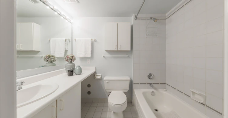 25 Dundonald Street, Toronto, ON, M4Y 1K3 - 12
