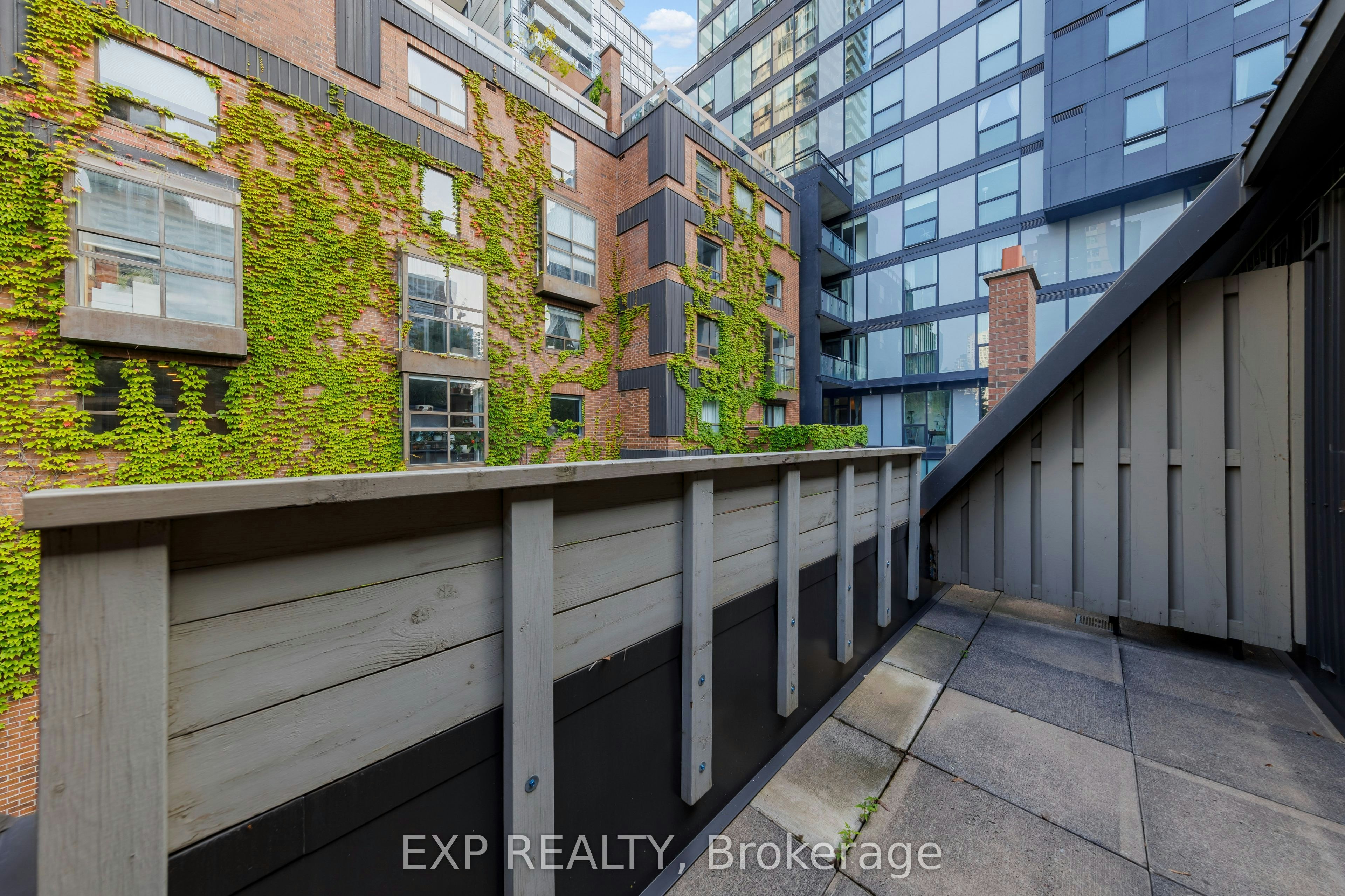 25 Dundonald Street, Toronto, ON, M4Y 1K3 - 19