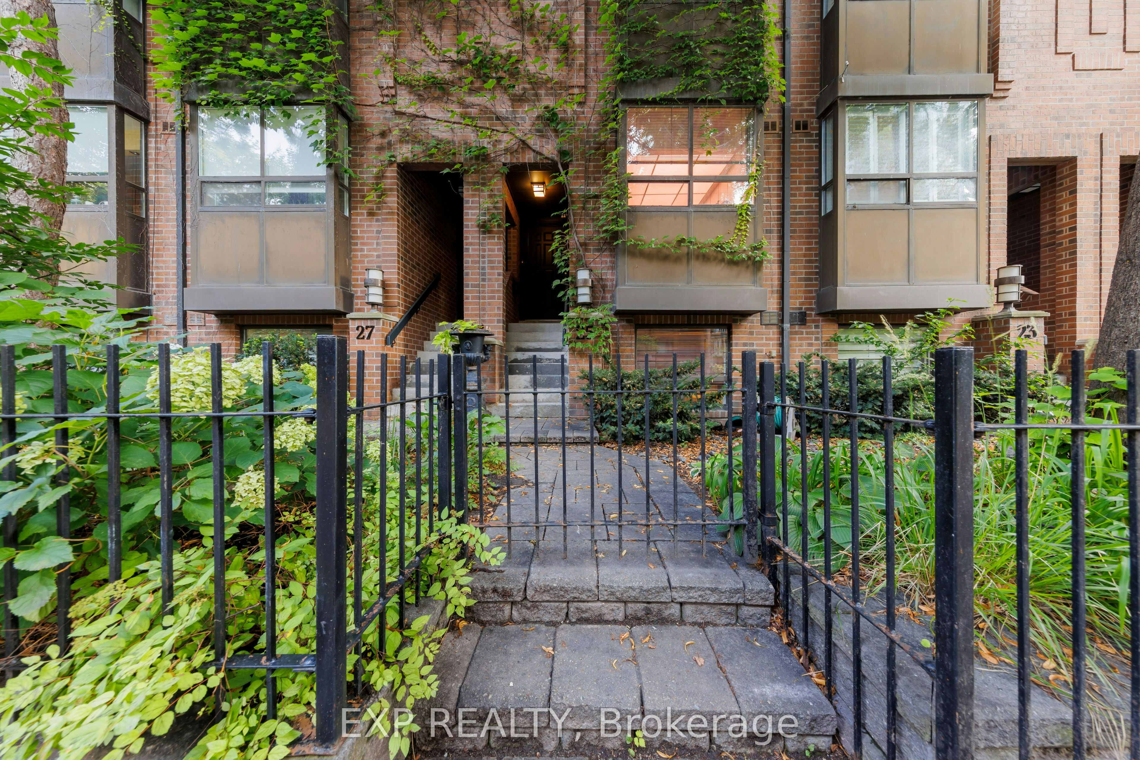25 Dundonald Street, Toronto, ON, M4Y 1K3 - 2