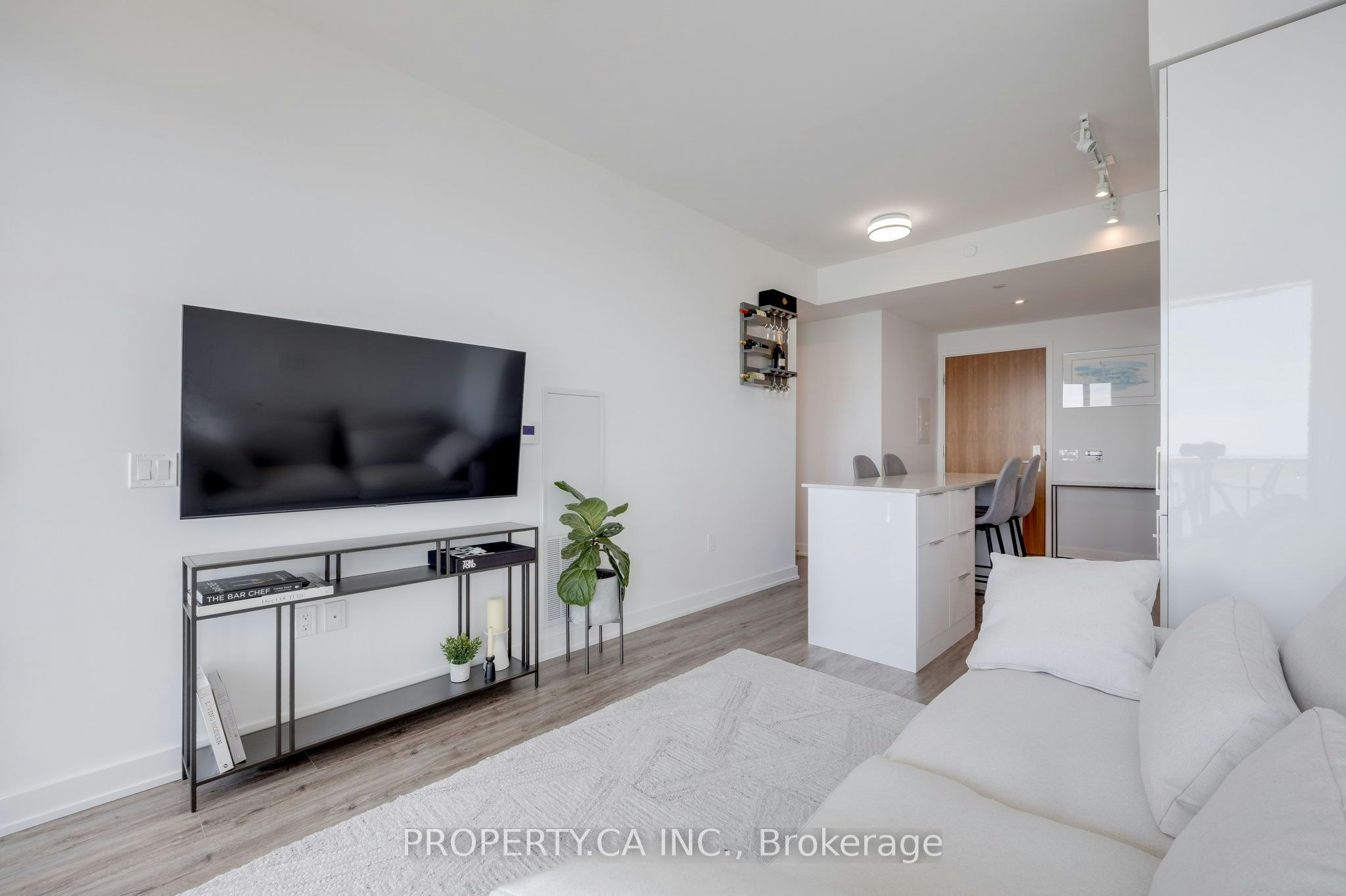 2203-15 Queens Quay E, Toronto, ON, M5E 0C5 - 4