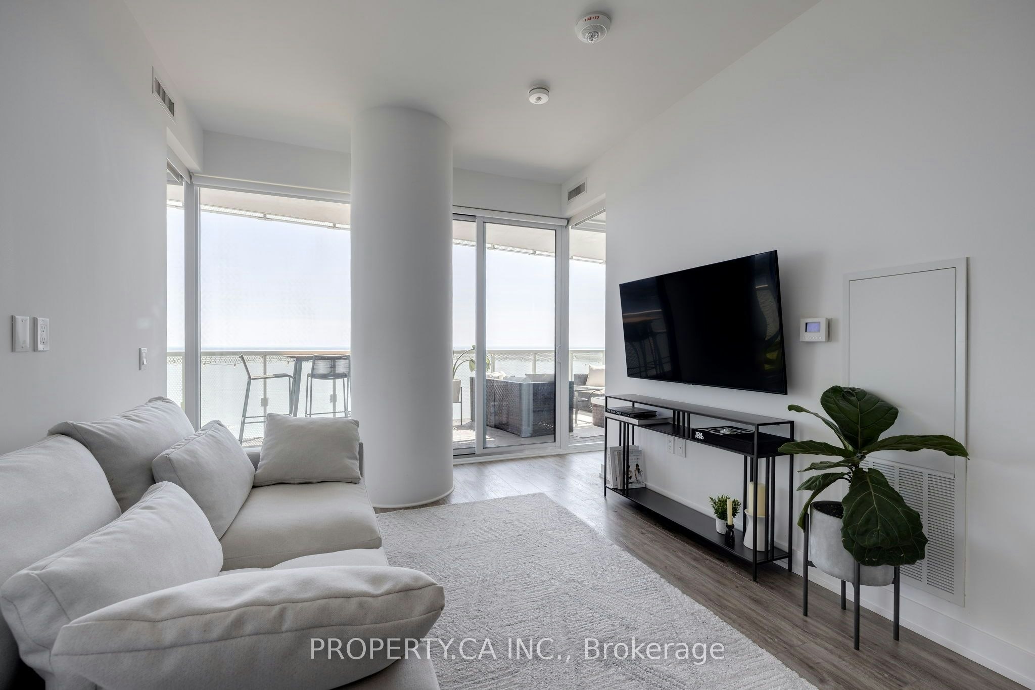 2203-15 Queens Quay E, Toronto, ON, M5E 0C5 - 6